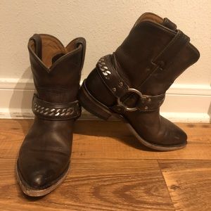 COPY - Brown FRYE boots